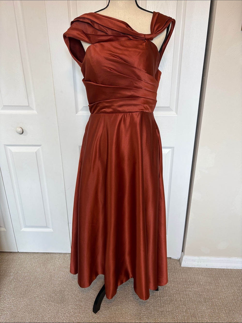 NWT Off-The-Shoulder Satin Rust / Copper Maxi Formal Dress with Pockets - Size 8